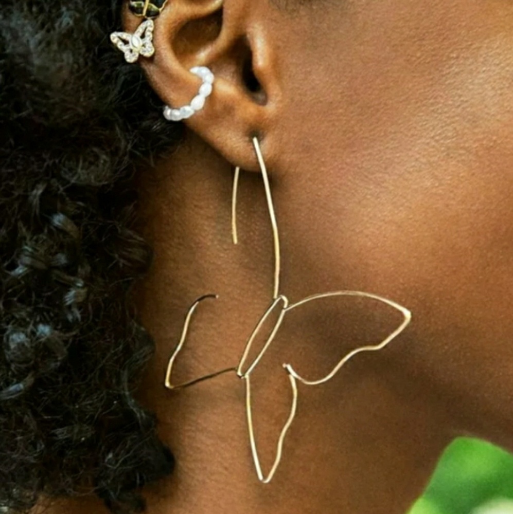 NEW! GOLD BUTTERFLY EARRINGS